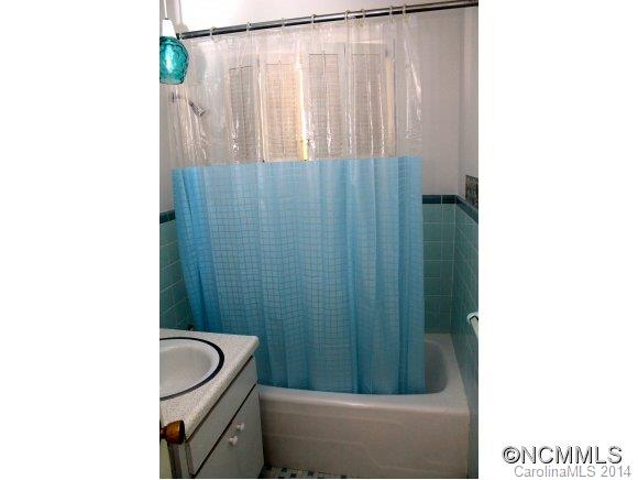 Walker-In-The-Hills - Residential