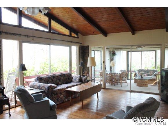 Walker-In-The-Hills - Residential