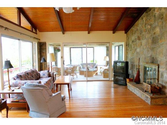 Walker-In-The-Hills - Residential