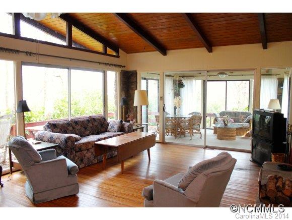 Walker-In-The-Hills - Residential