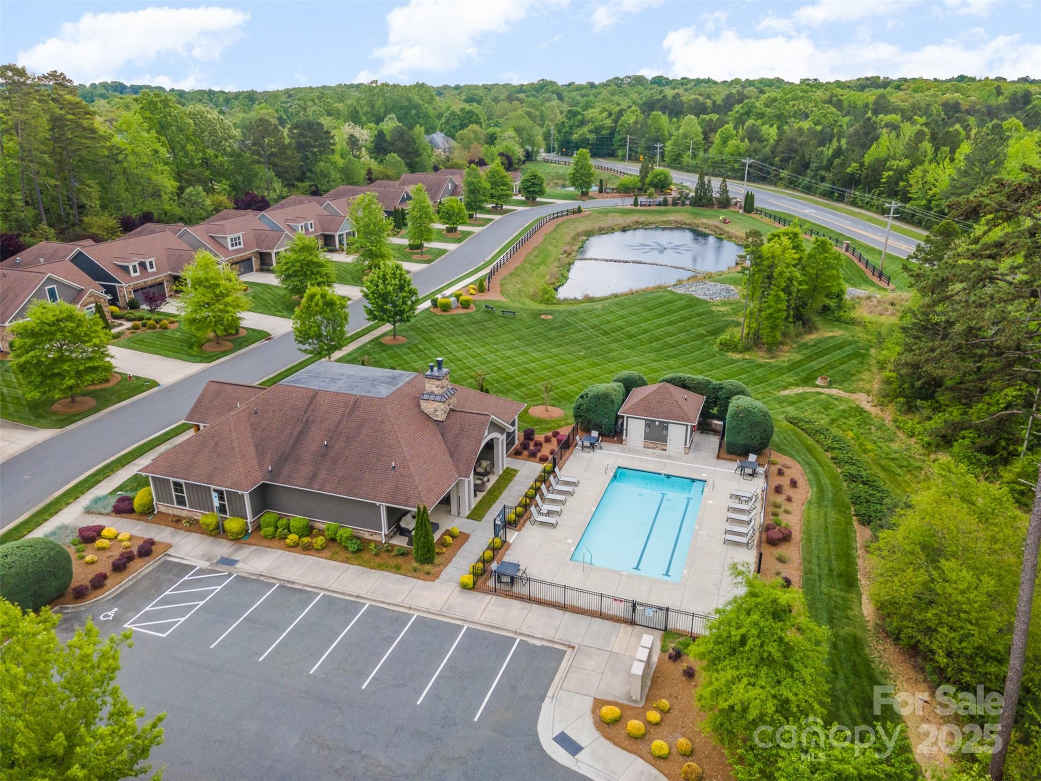 The Courtyards at Emerald Lake - Residential