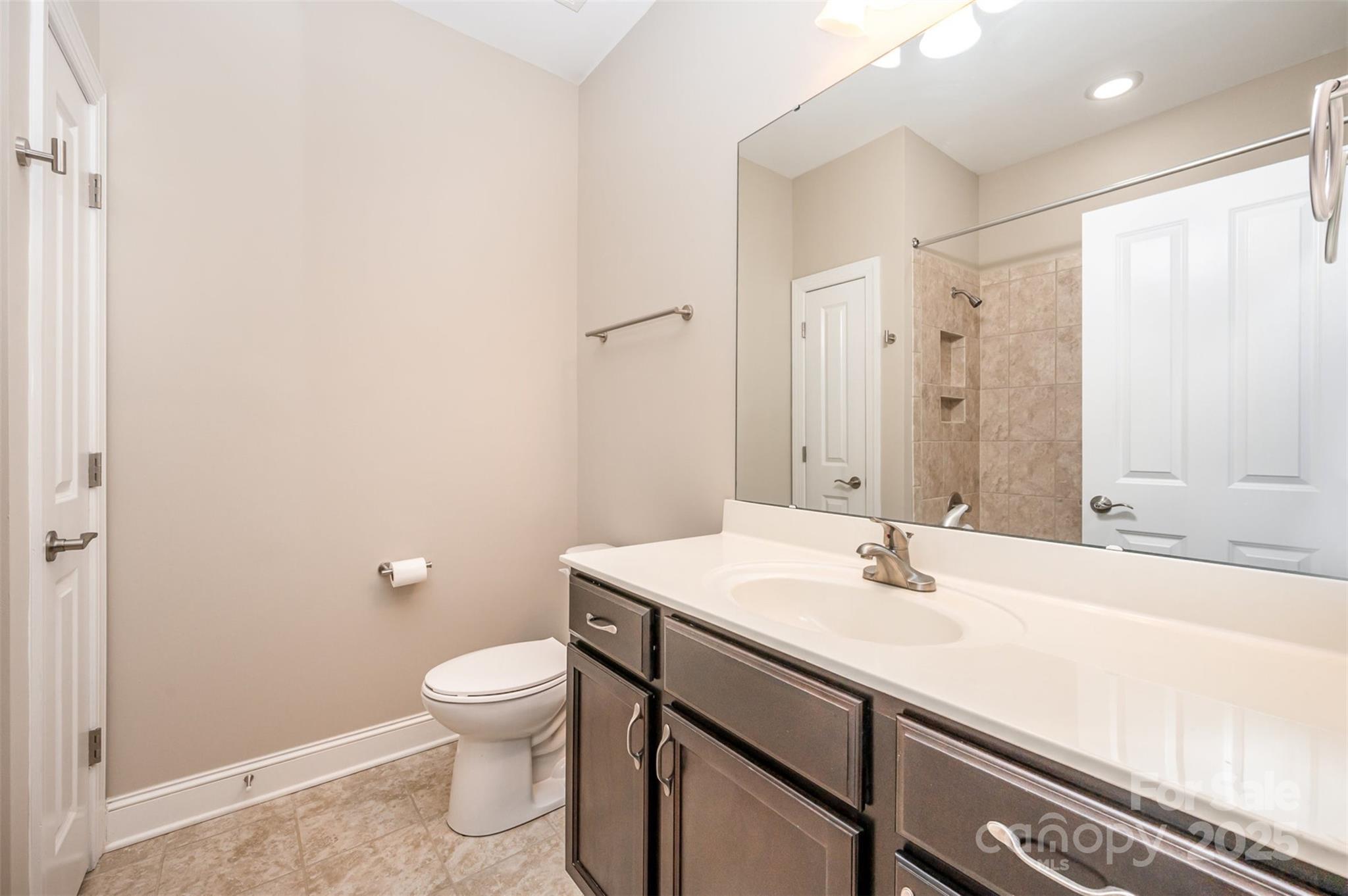 The Courtyards at Emerald Lake - Residential