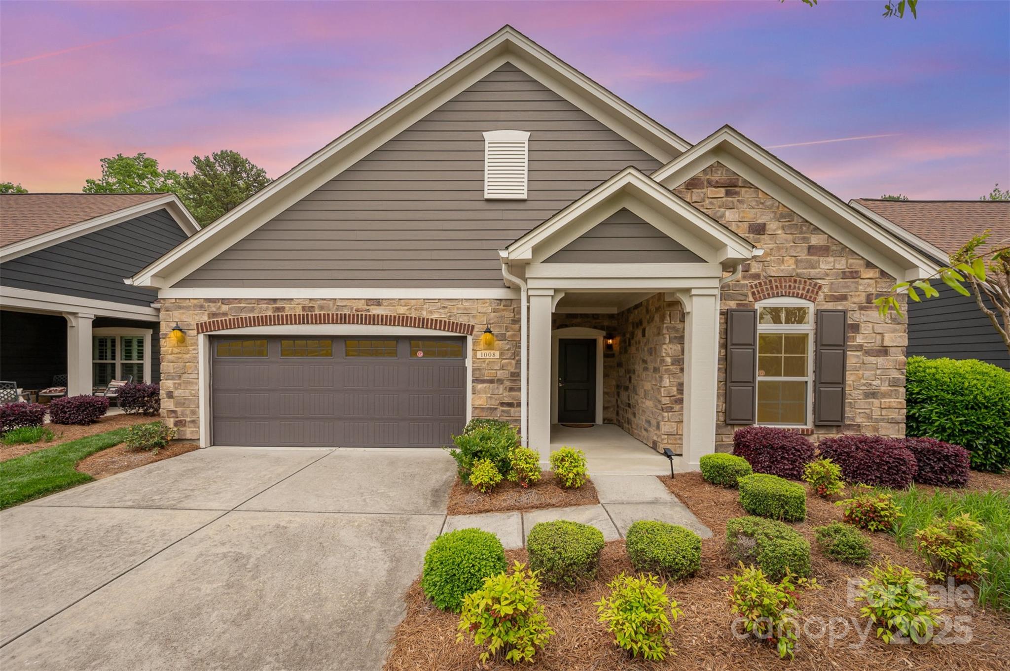The Courtyards at Emerald Lake - Residential