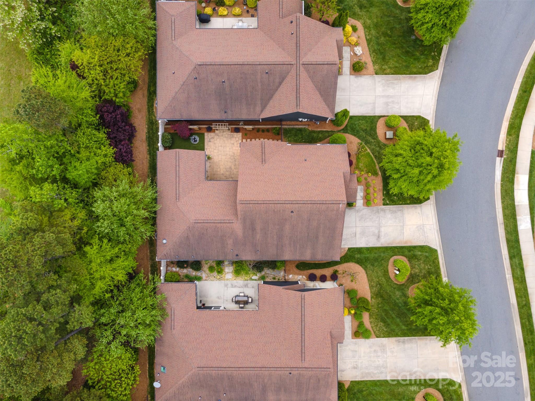 The Courtyards at Emerald Lake - Residential