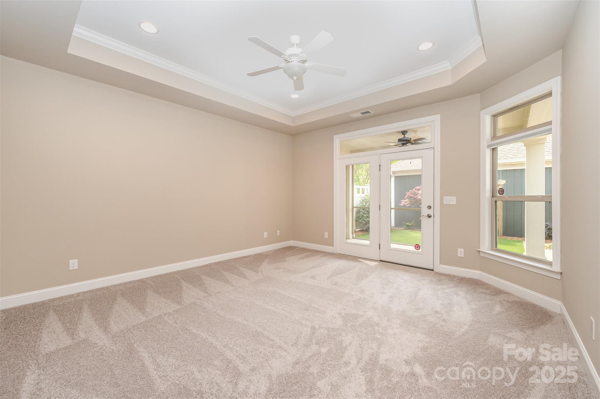 The Courtyards at Emerald Lake - Residential