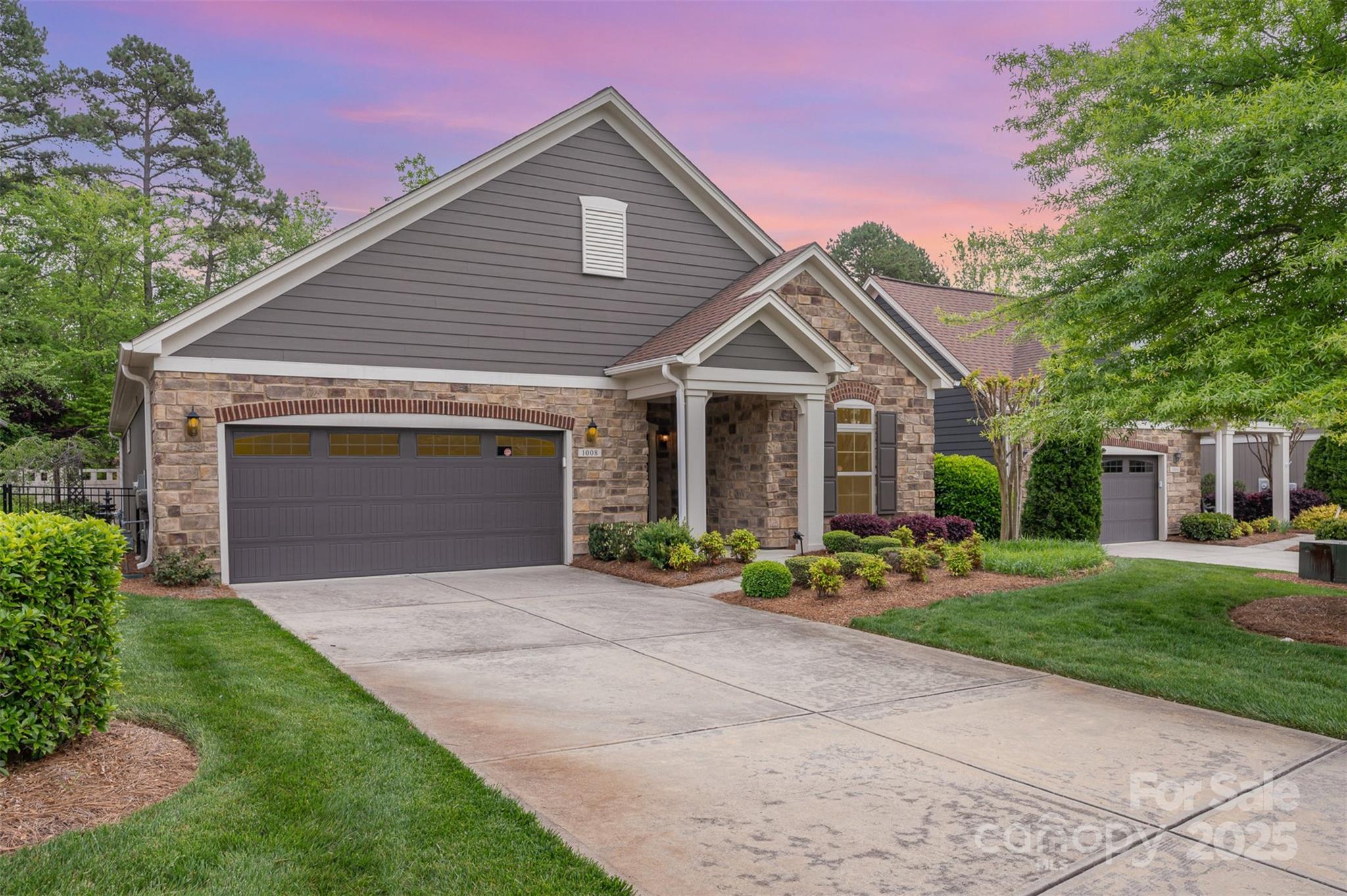 The Courtyards at Emerald Lake - Residential