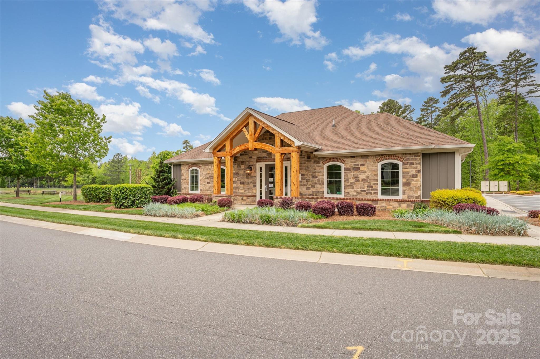 The Courtyards at Emerald Lake - Residential