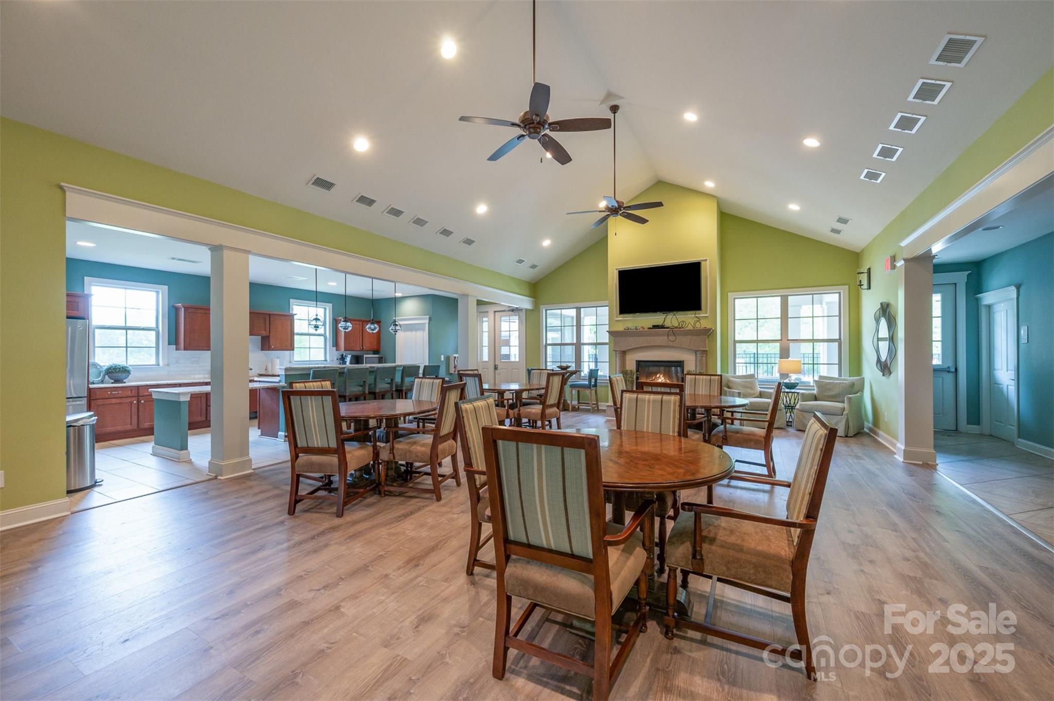 The Courtyards at Emerald Lake - Residential