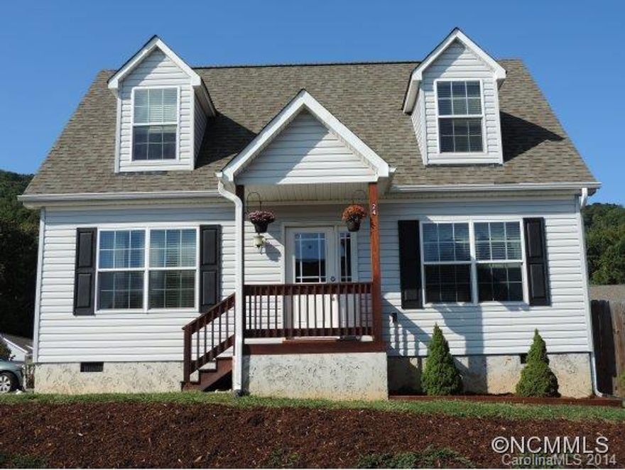 Cute home for sale in the Addison Creek subdivision in Fletcher. Perfect for a first time home buyer. Features 3 bedrooms, 2 baths, a bonus room/office, and a fenced in backyard! Bring all offers!