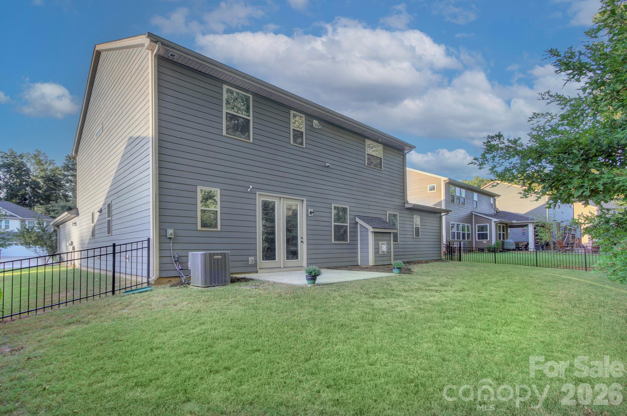 Lake Crest - Residential