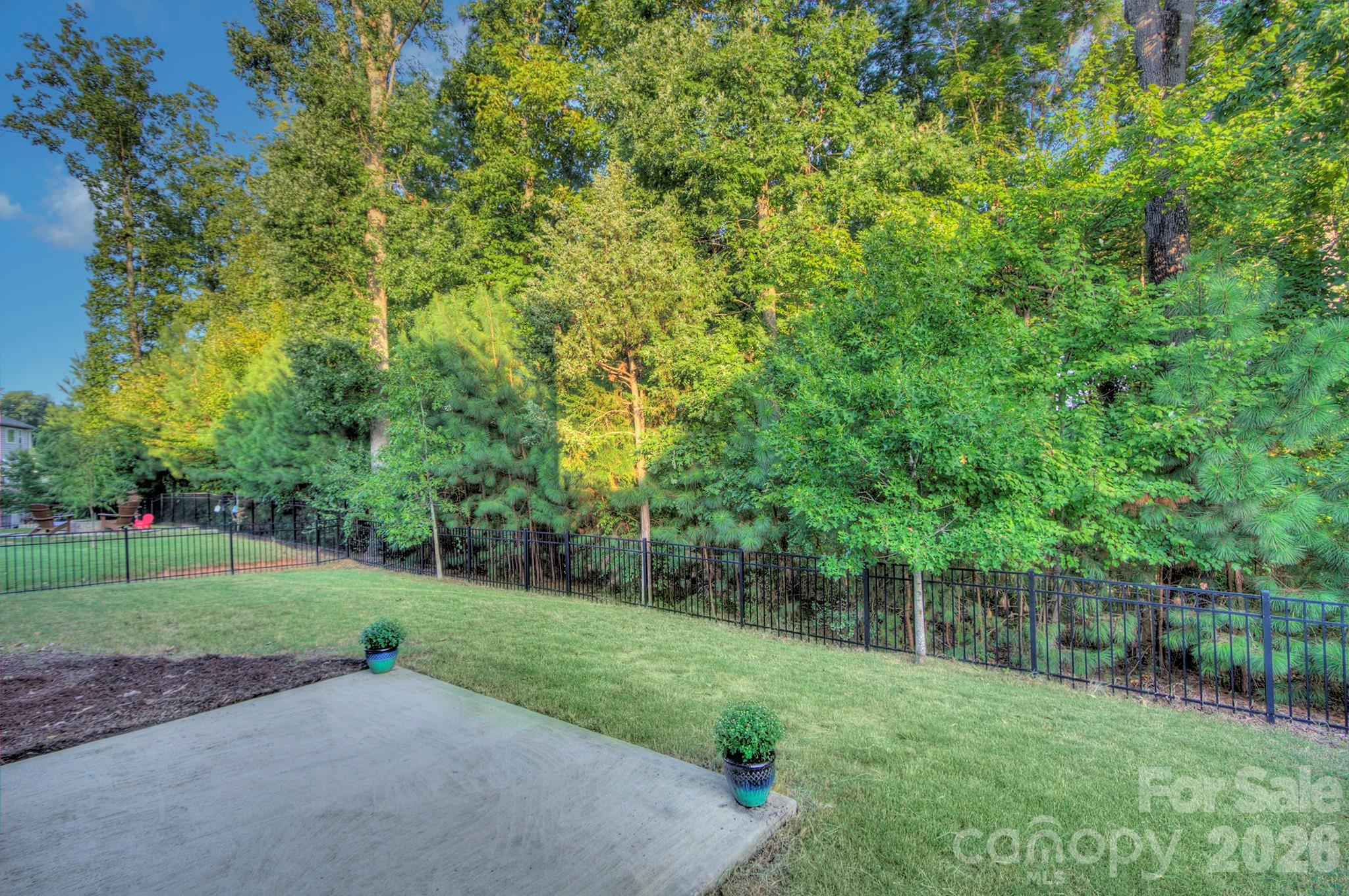 Lake Crest - Residential