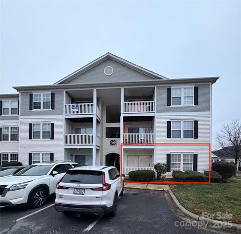 1182 Plaza Walk Drive Charlotte NC 28215