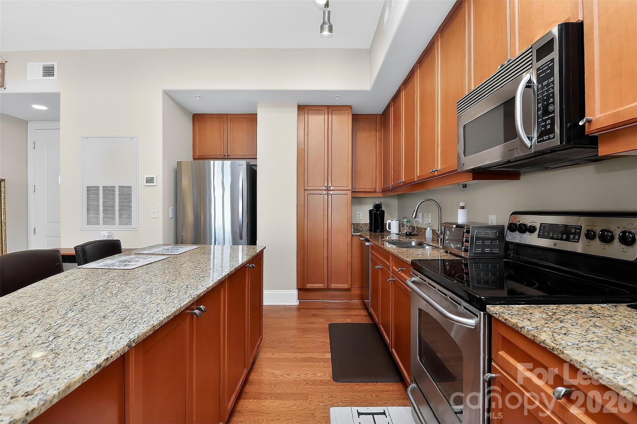 4620 Piedmont Row Drive 714