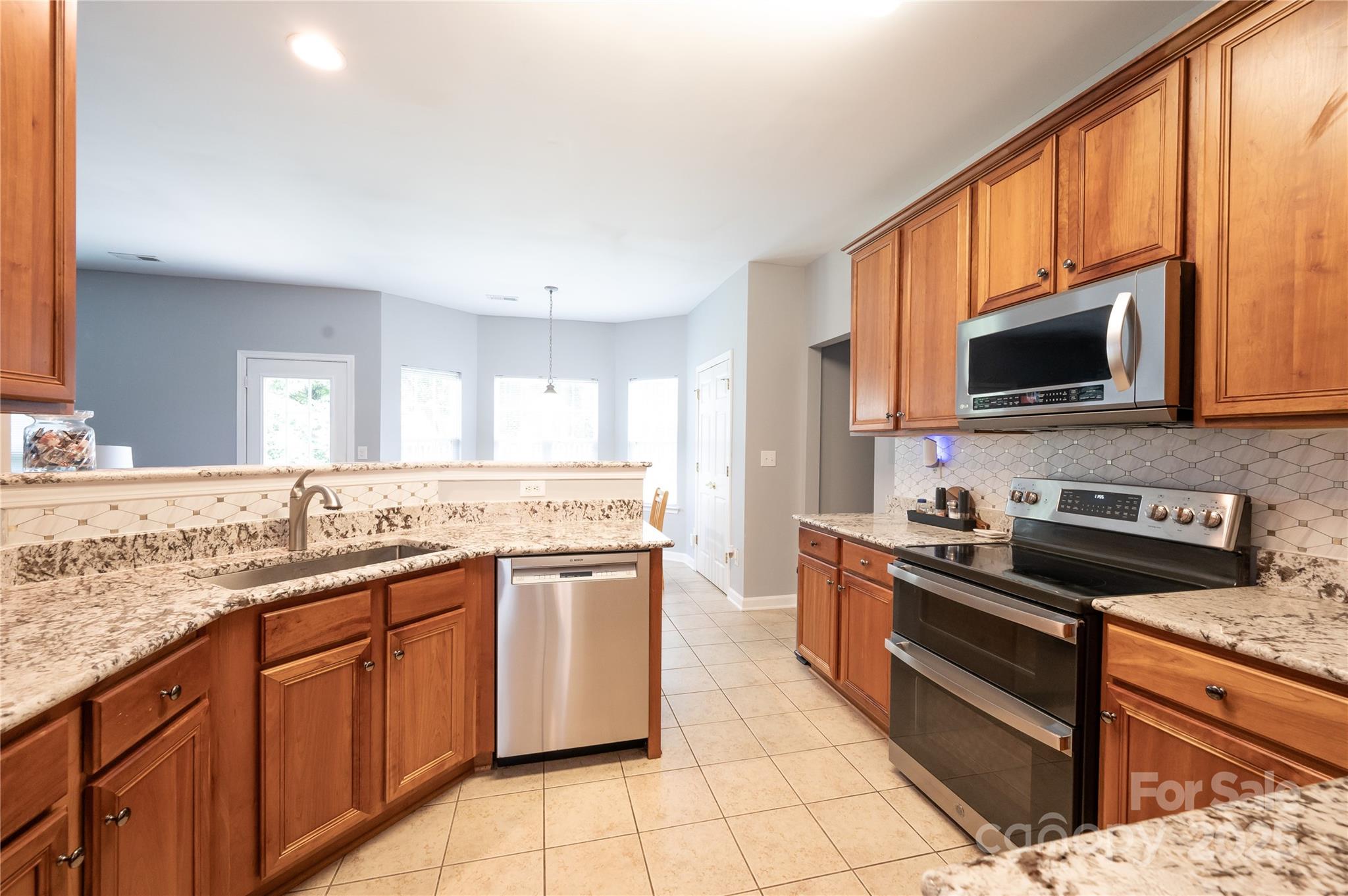 219 Harrowfield Heights