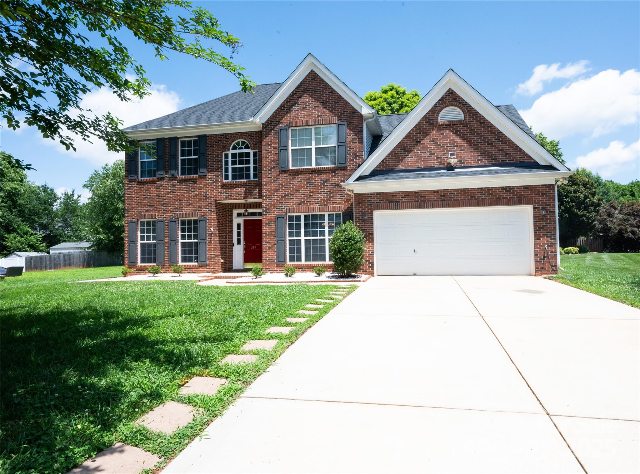 219 Harrowfield Heights