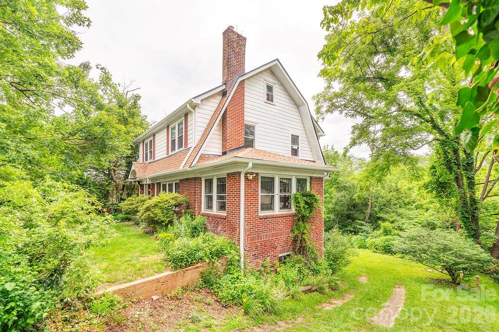 Photo 1 of 27 — 133 Westwood Place, Asheville, NC 28806