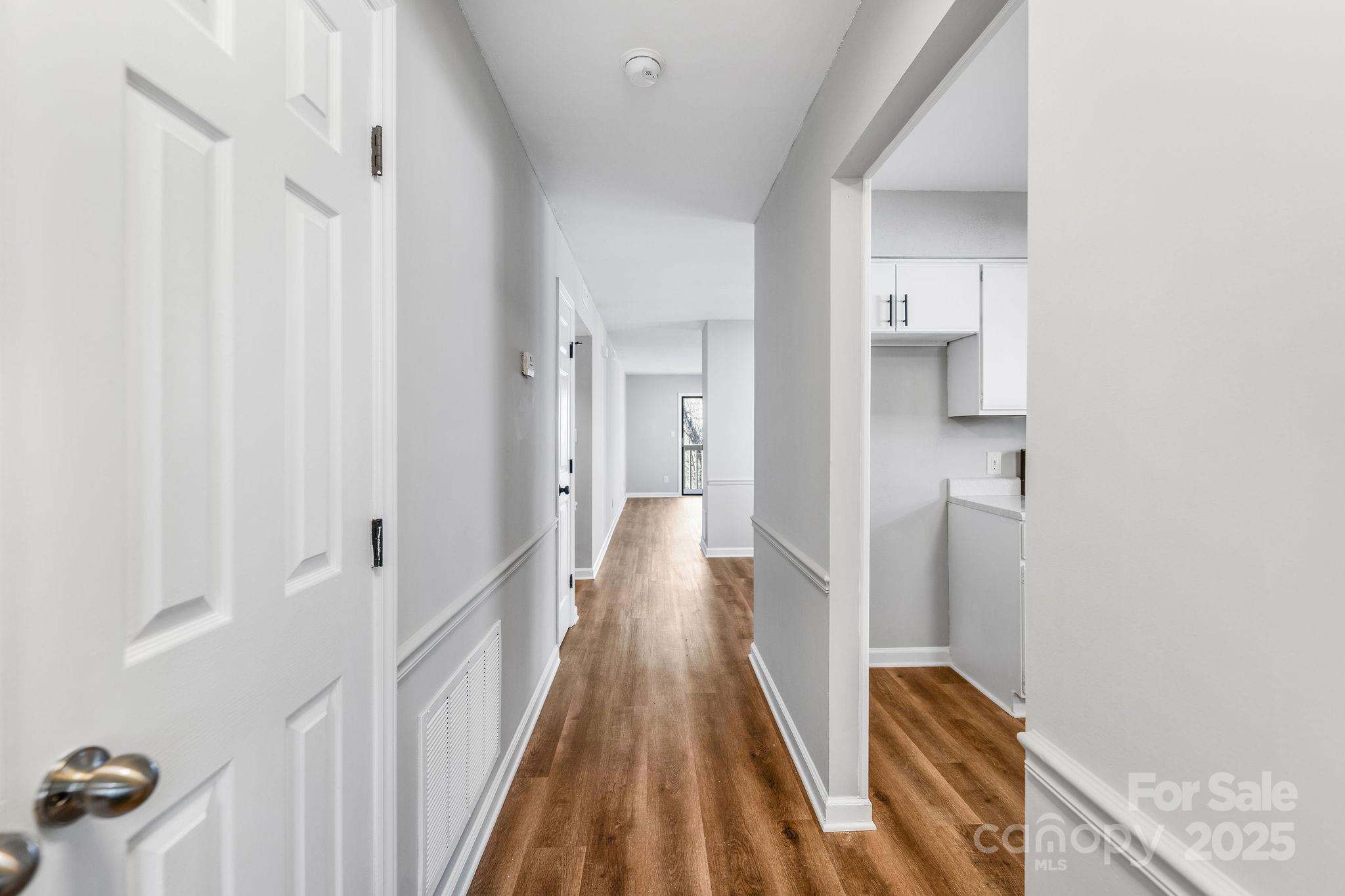 1605 Abbey Circle