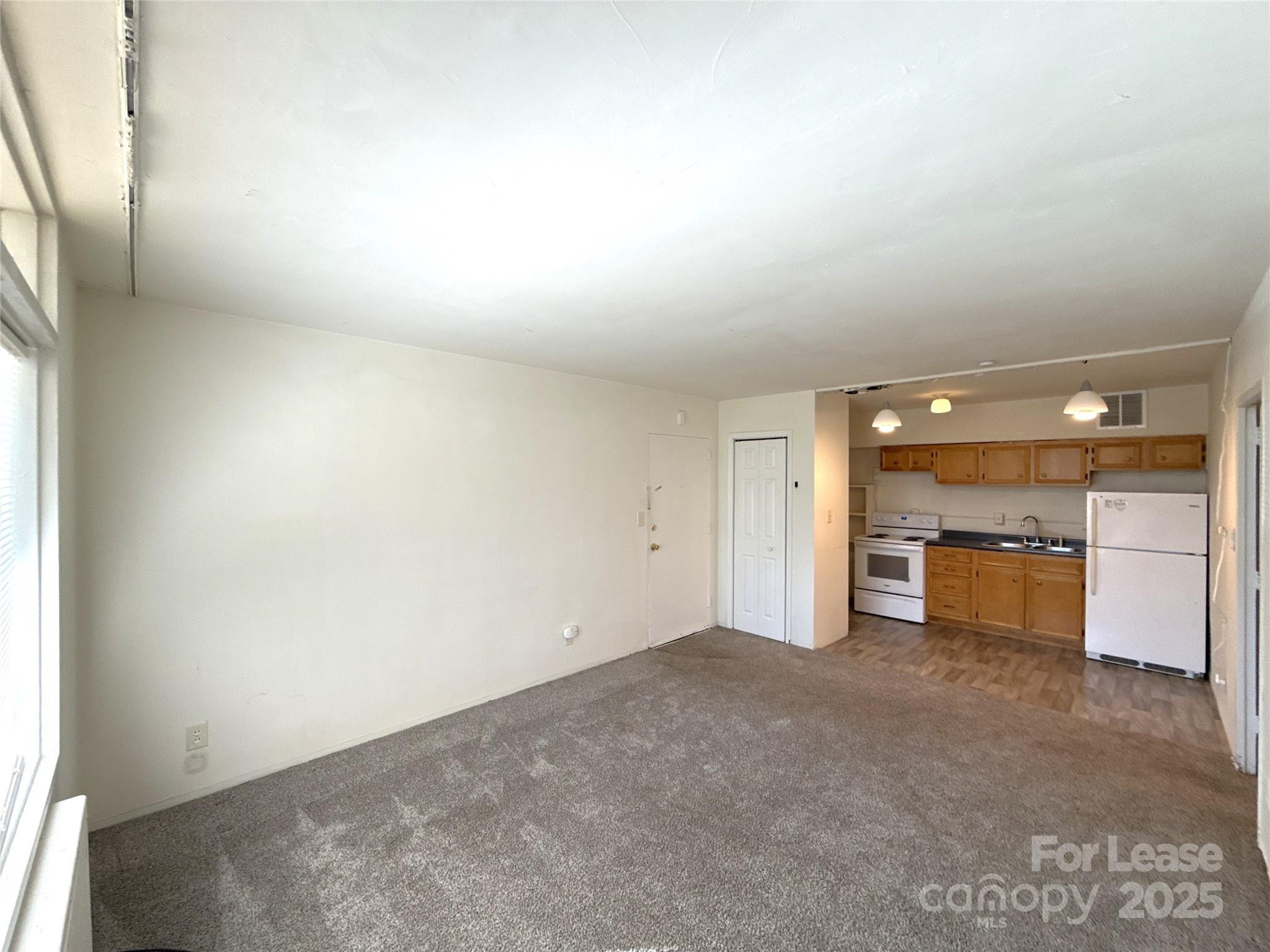 2126 E 7th Street 103