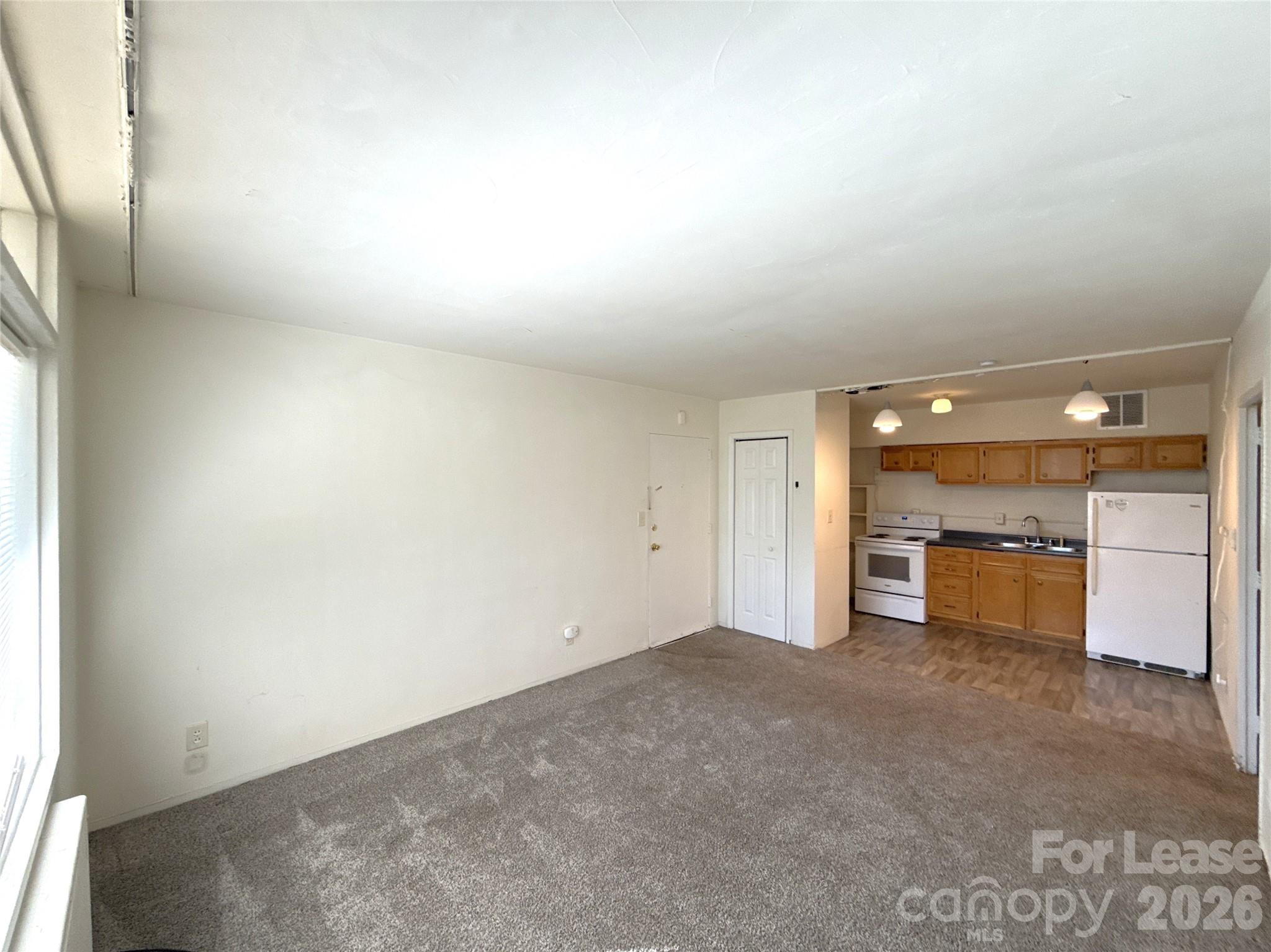 2126 E 7th Street 103