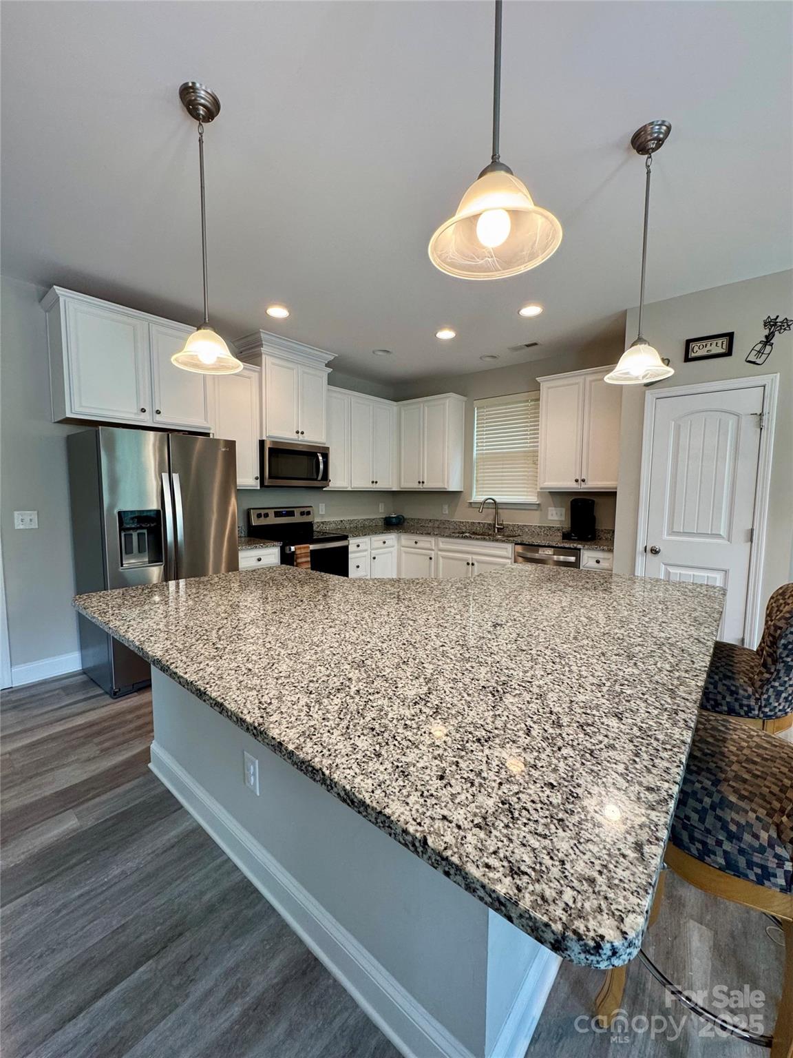 2346 Campbell Loop 32