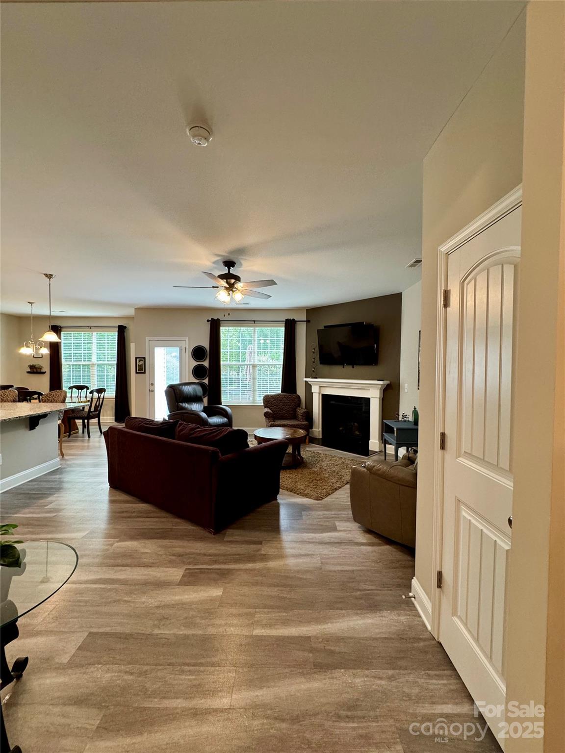 2346 Campbell Loop 32