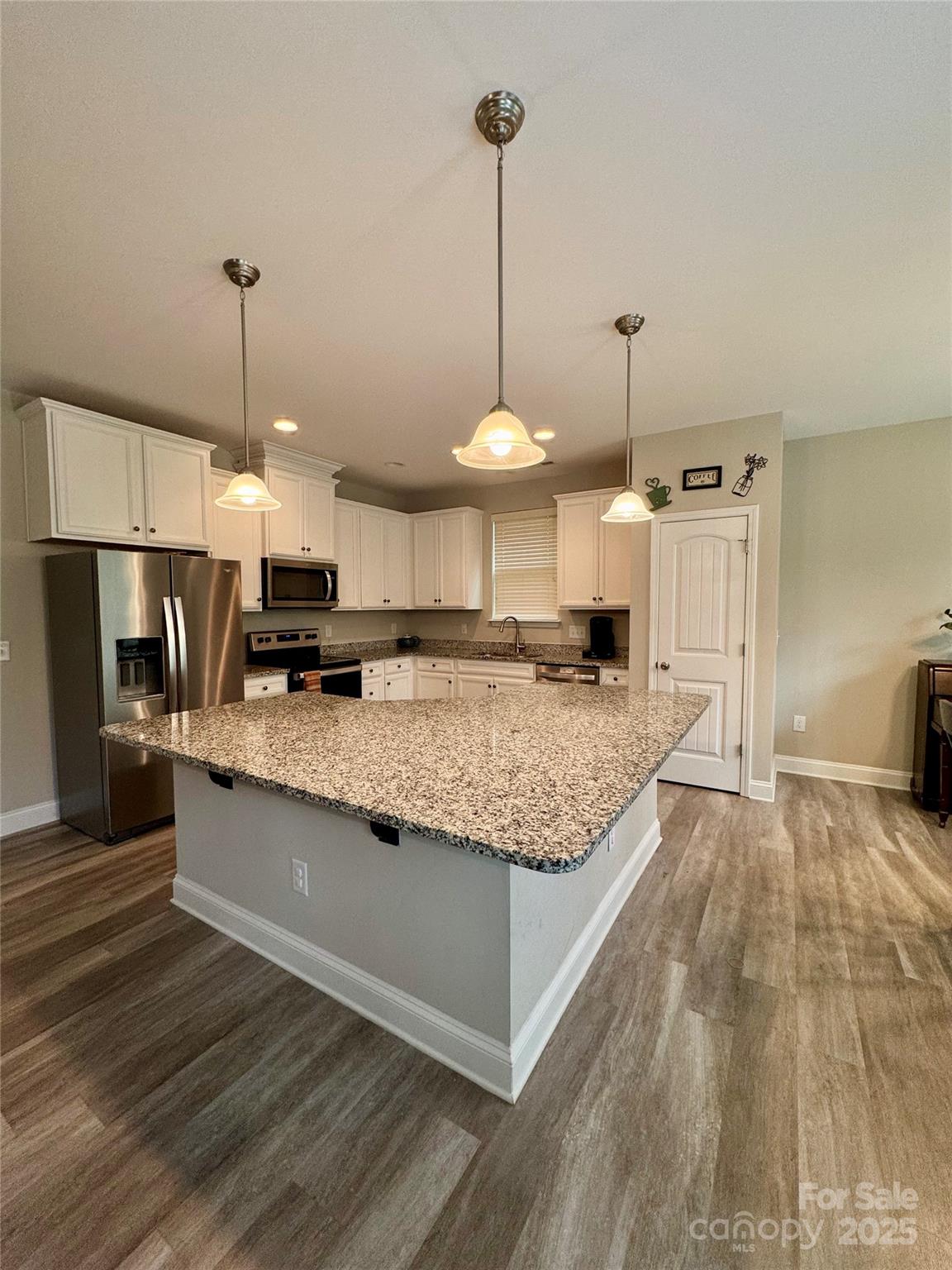 2346 Campbell Loop 32