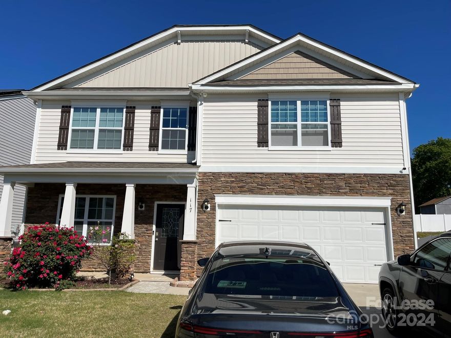 This Gorgeous & immaculate single family home has 4 bedroom and 2.5 bathroom in desirable Sequoia Forest community.  The kitchen features a center island, granite countertops, a tile backsplash, stainless appliances, and pantry.
This features Flex Room/Office at the front of the home. Upper Level have all bedroom and nice loft. There is plenty of room to relax outdoors with rear patio & fenced back yard.
Refrigerator will be added before tenant move in