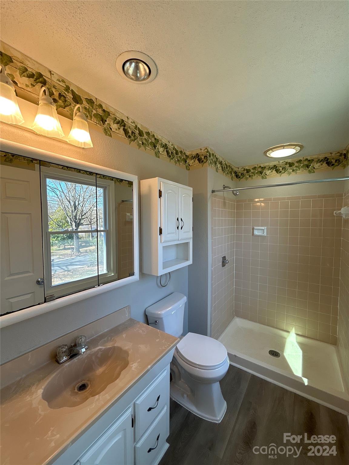 Shadow Lake - Residential Lease