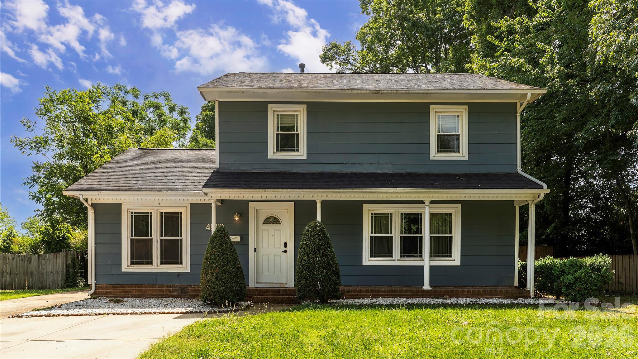 Photo 1 of 21 — 4900 Carriage Drive Circle, Charlotte, NC 28205
