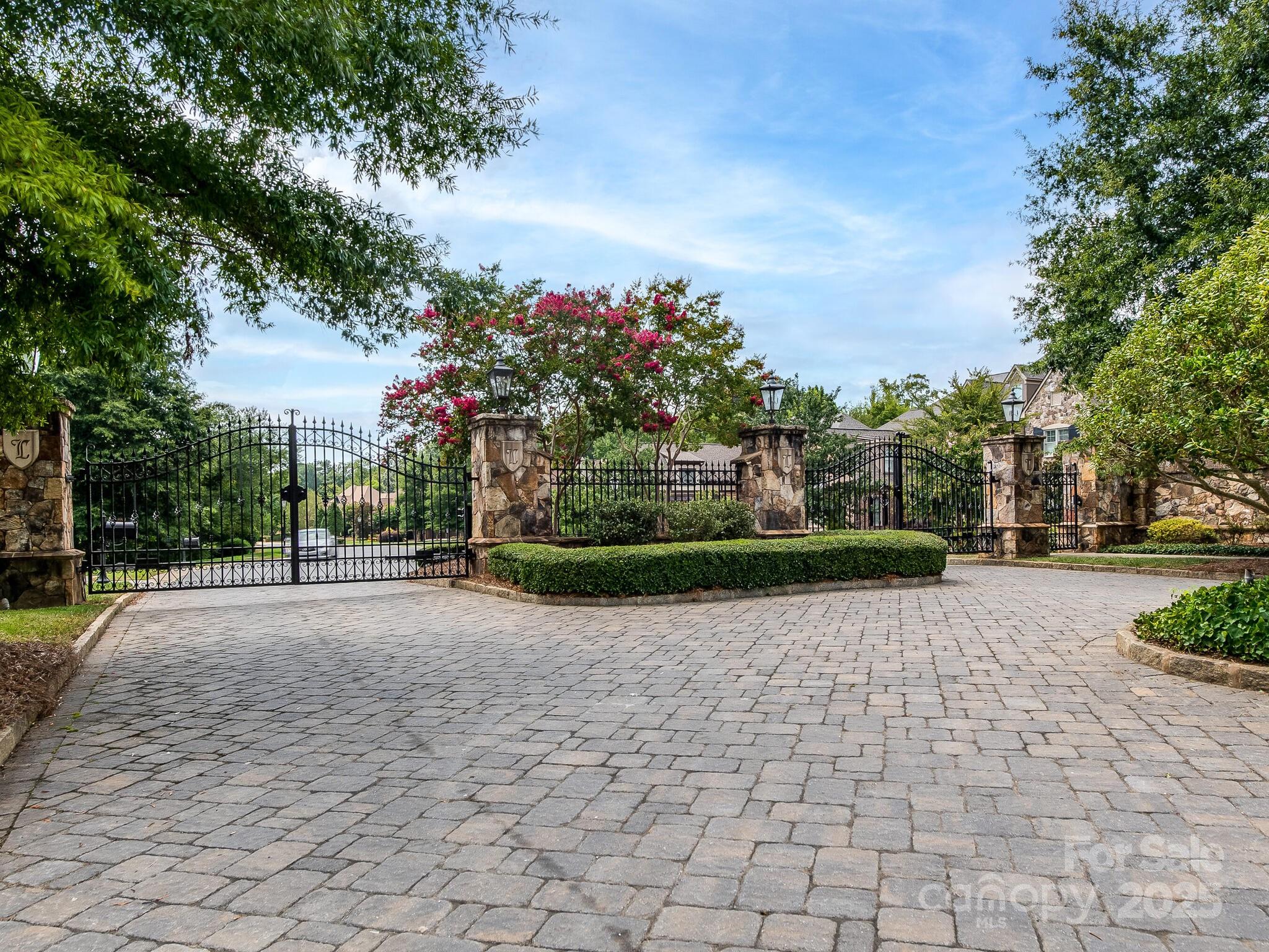 8710 Chewton Glen Drive