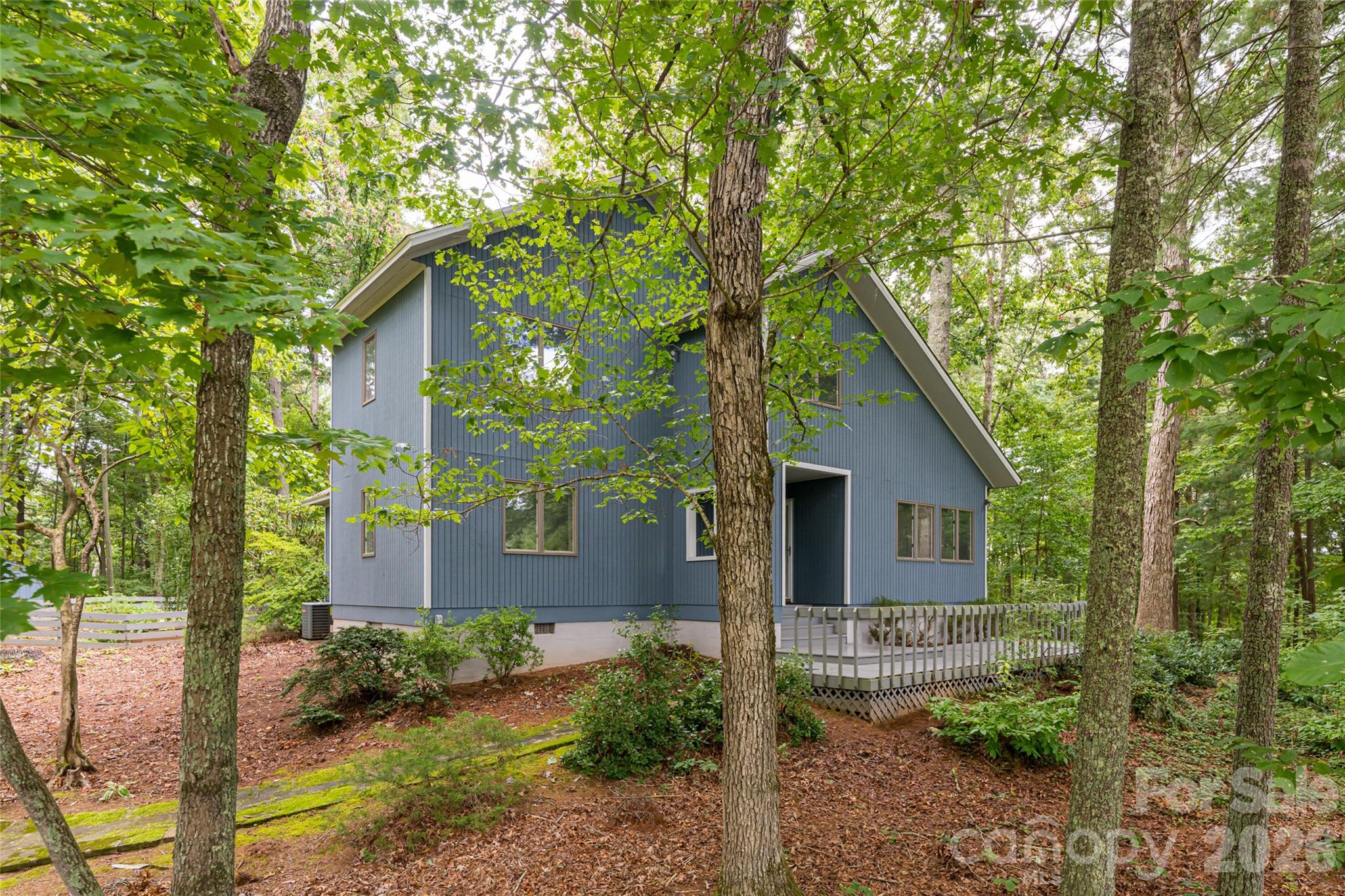 427 Shadowwood Drive