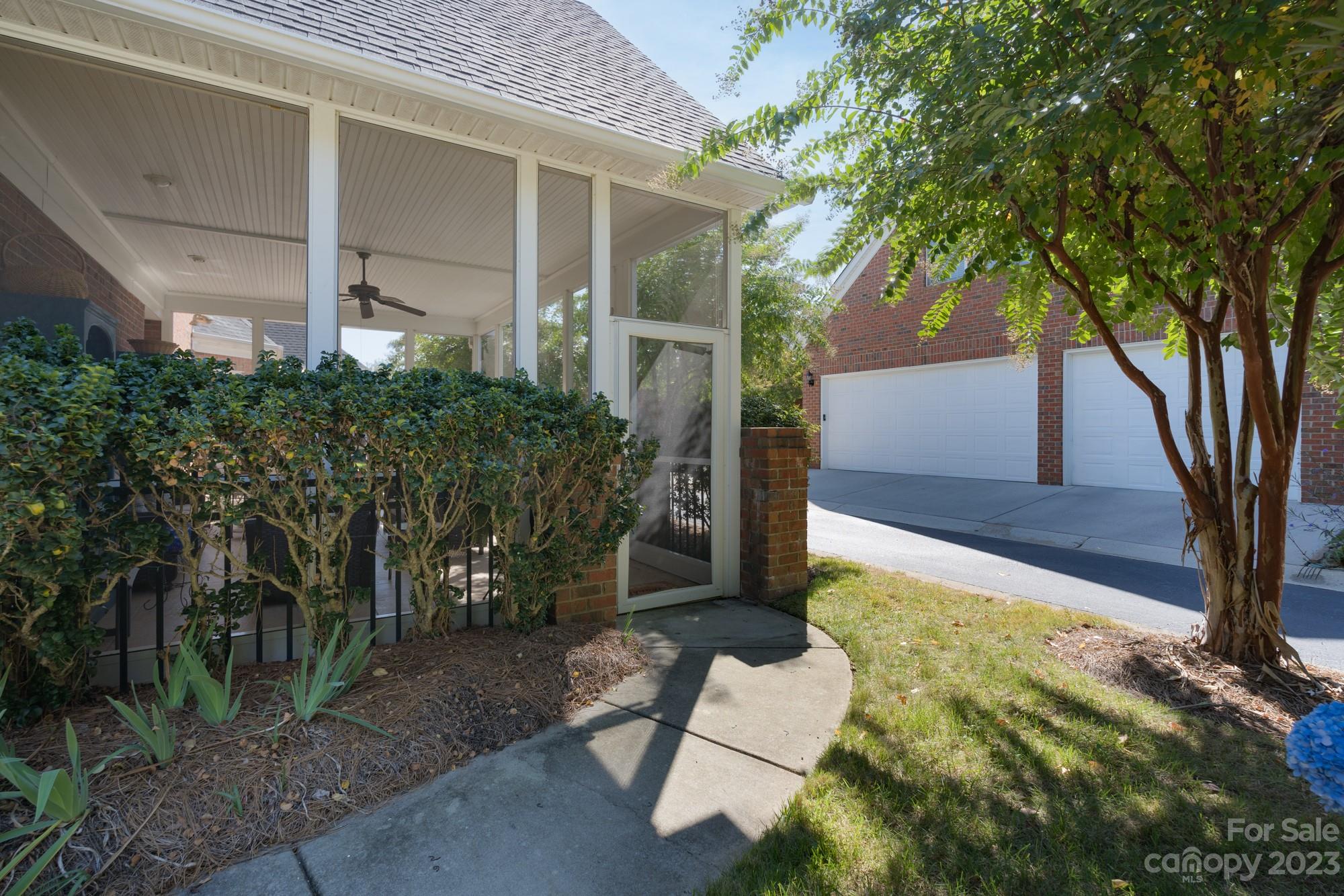 Laurel Creek - Residential