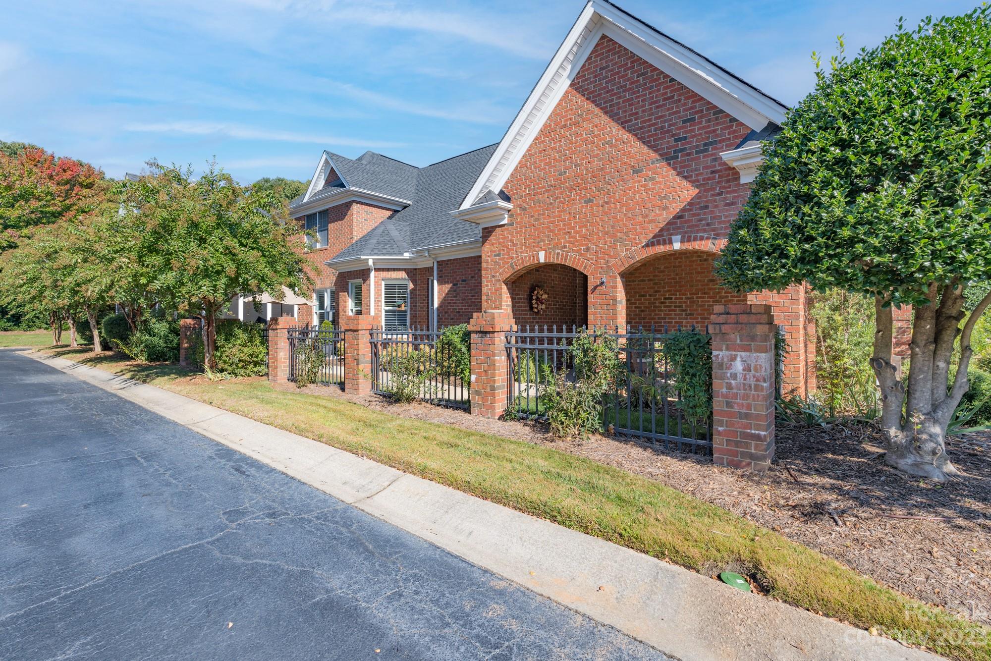 Laurel Creek - Residential