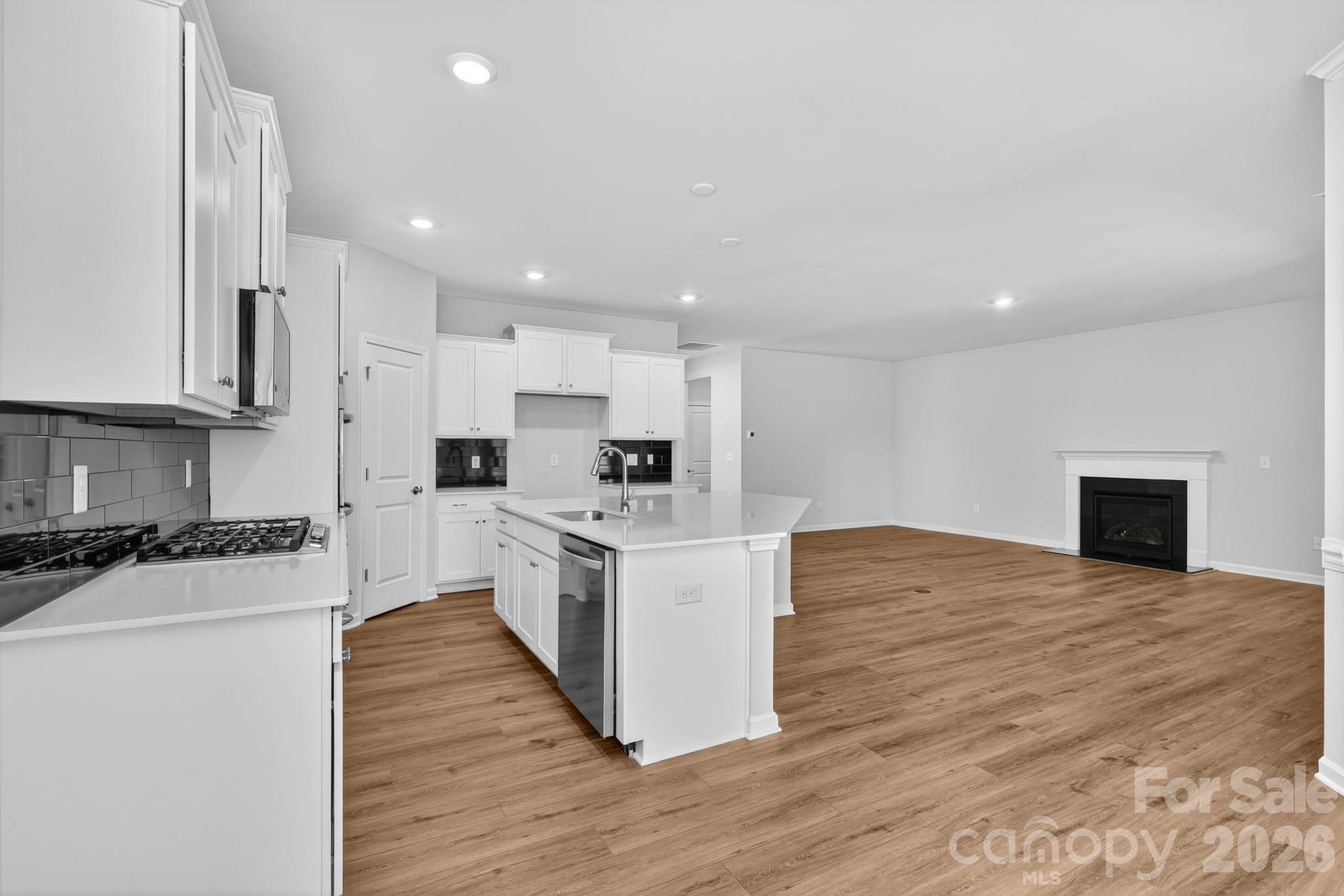 Roselyn - Residential