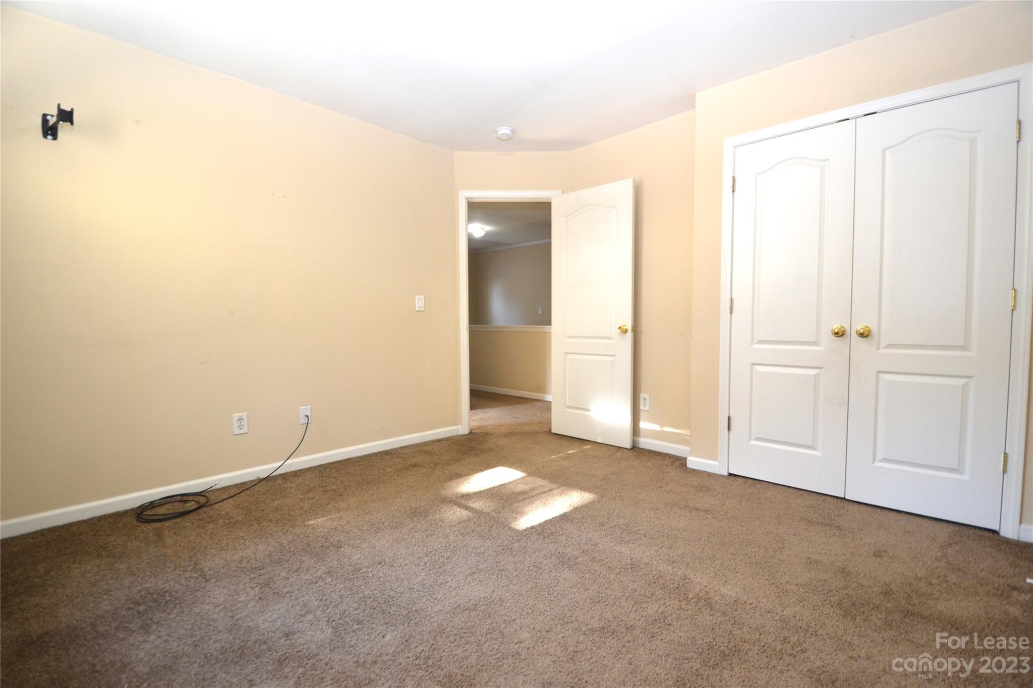 Mallard Creek Crossing - Residential Lease