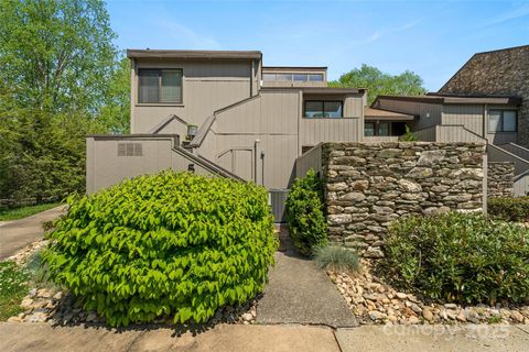 5 Lakemoor Lane Hendersonville NC 28739