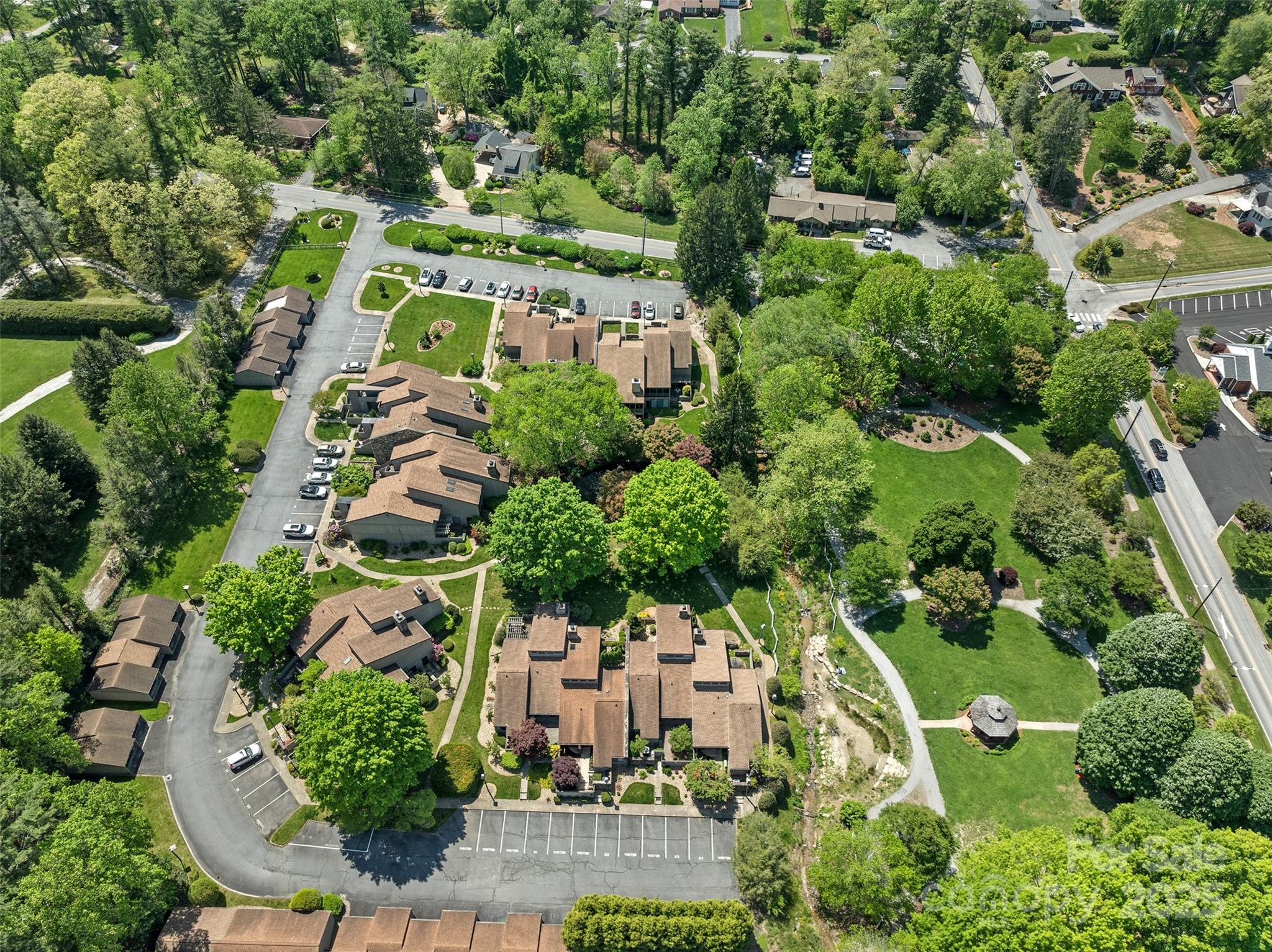 5 Lakemoor Lane