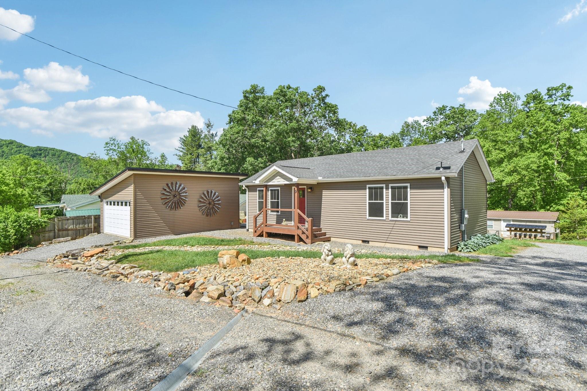 9 Circle Drive