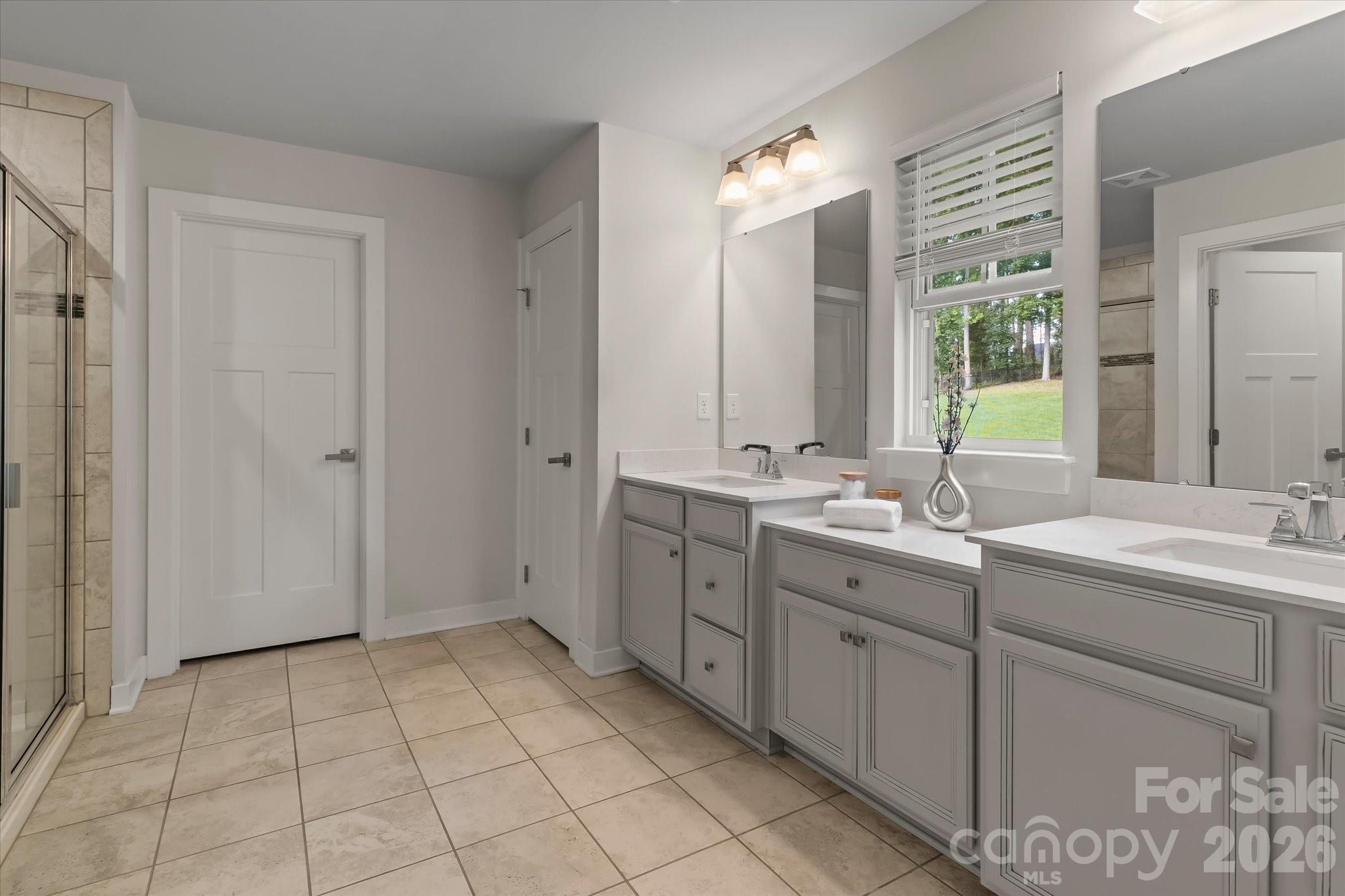 Holcomb Woods - Residential