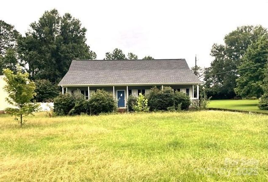Welcome Home! This charming 3-bedroom, 2-bath ranch is full of style and comfort. Enjoy soaring ceilings in the great room that flow seamlessly into the kitchen and dining area, complete with stainless steel appliances and classic subway tile. The spacious primary suite boasts a tray ceiling, walk-in closet, and dual sinks. Step outside to relax on the screened porch or the oversized front porch, perfect for morning coffee or evening unwinding. Sitting on a 0.5-acre lot, you’ll also enjoy an outbuilding, firepit, and plenty of outdoor space. Conveniently located near the interstate, with No HOA dues and No City Taxes!