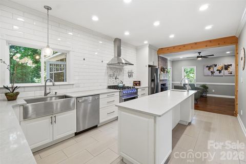 Photo of 1112 Long Paw Lane, Charlotte, NC 28214 (MLS # 4399052)