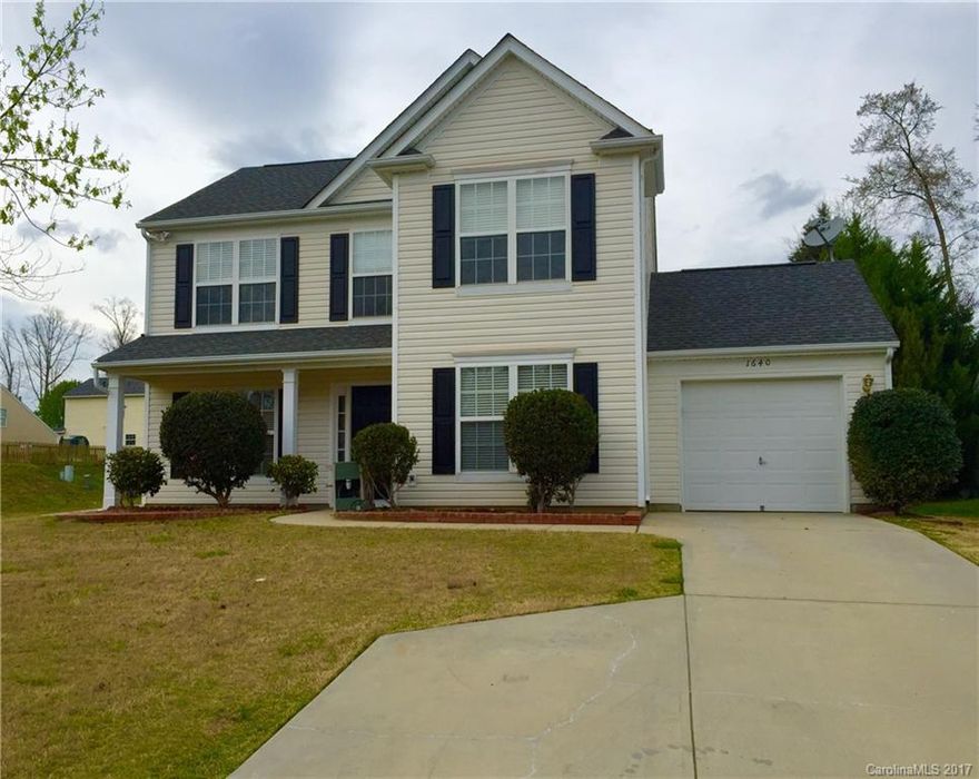 Spacious 2 story home, large living areas and open kitchen to breakfast area. Fresh paint through out, clean move in ready. Great location convenient with lots shops and restaurants. Just a mile or so from I-77 makes this location convenient to anyone commuting to Charlotte. Large master features trey ceilings and a sitting area. This one will not last, make an appointment today.