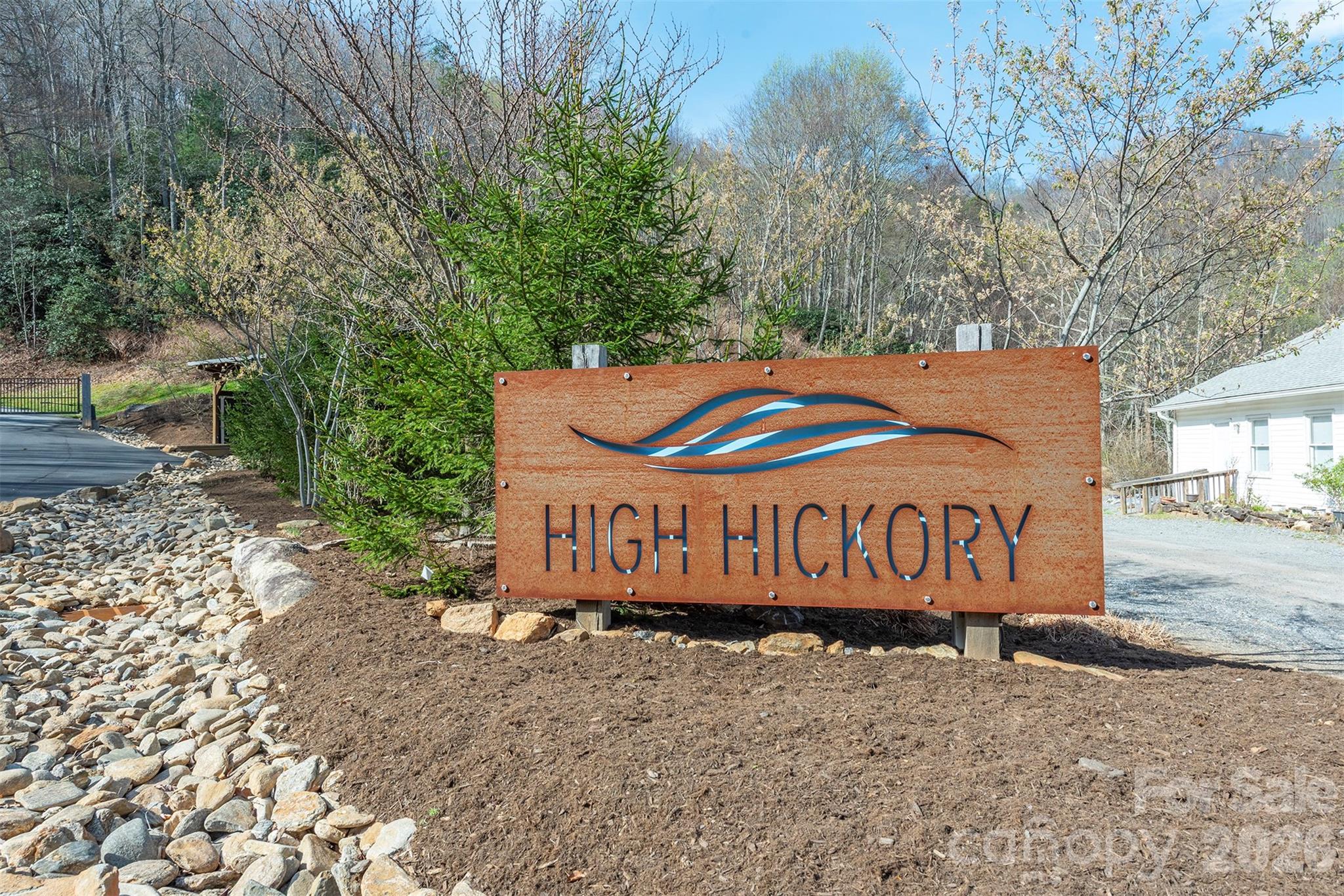 High Hickory - Land