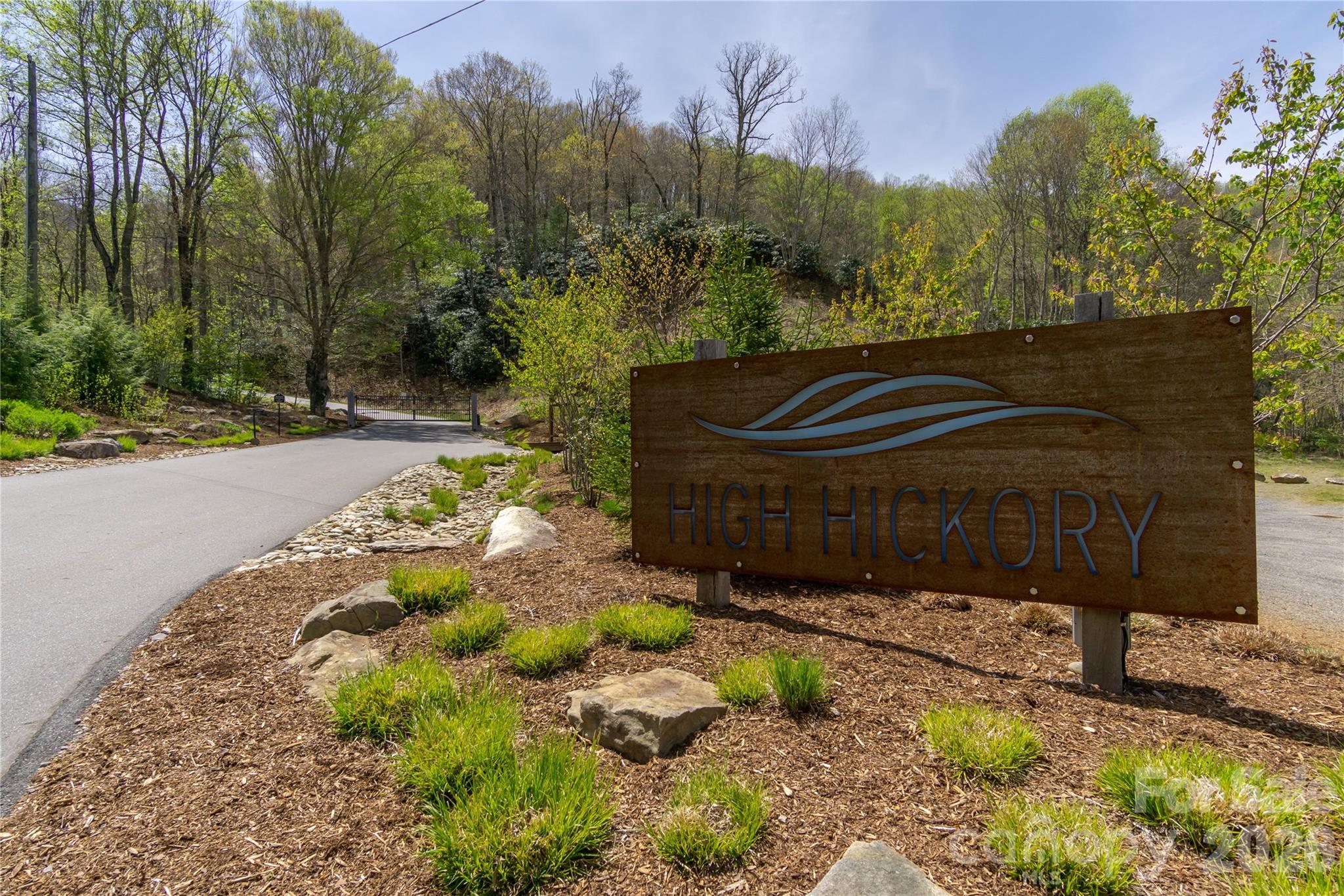 High Hickory - Land