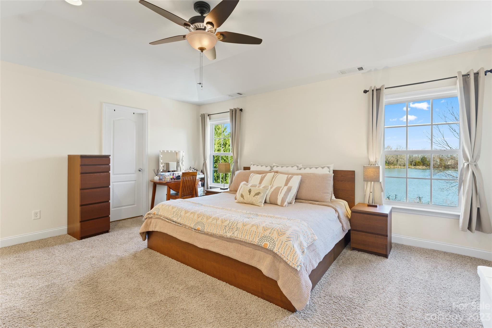 Hamilton Lakes - Residential