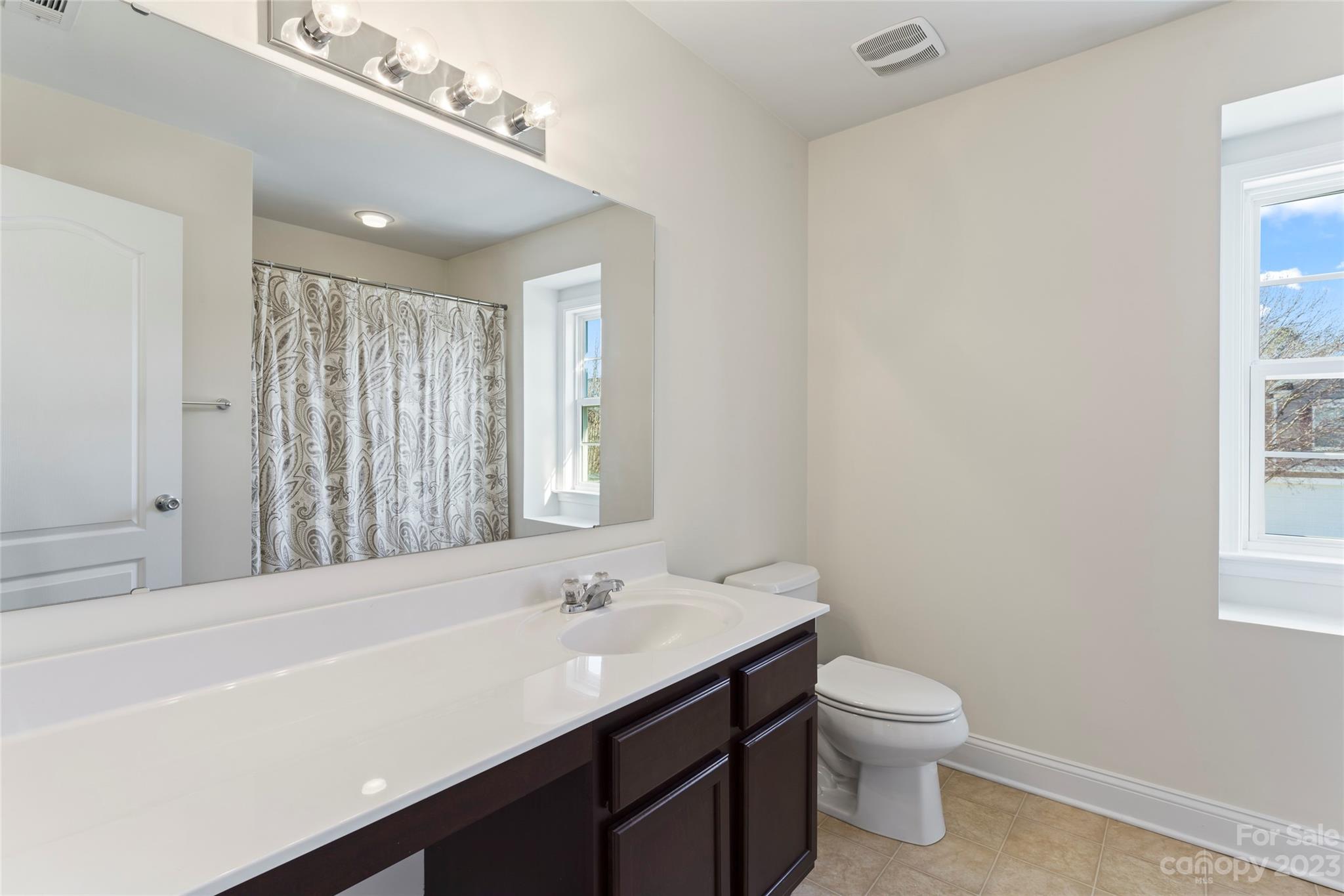 Hamilton Lakes - Residential