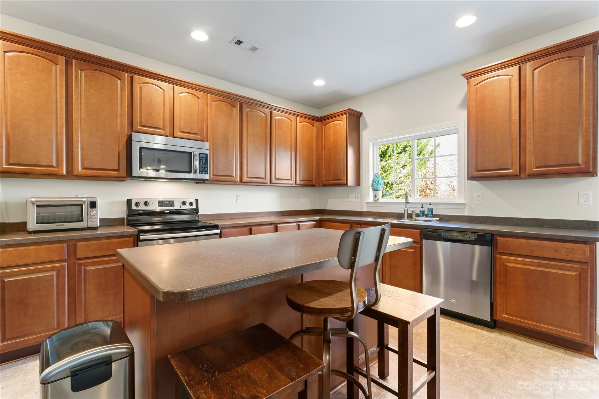 Hamilton Lakes - Residential