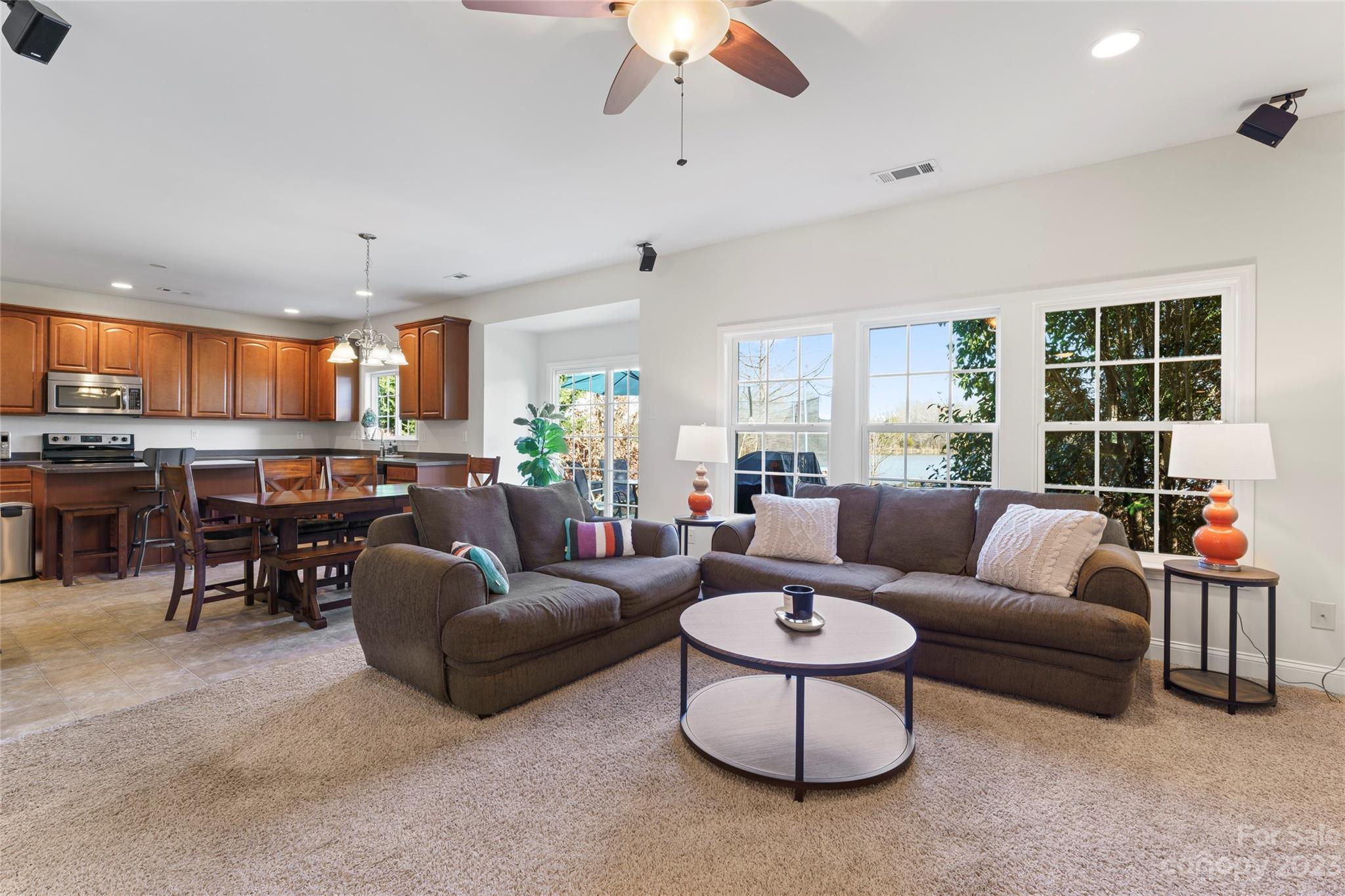 Hamilton Lakes - Residential