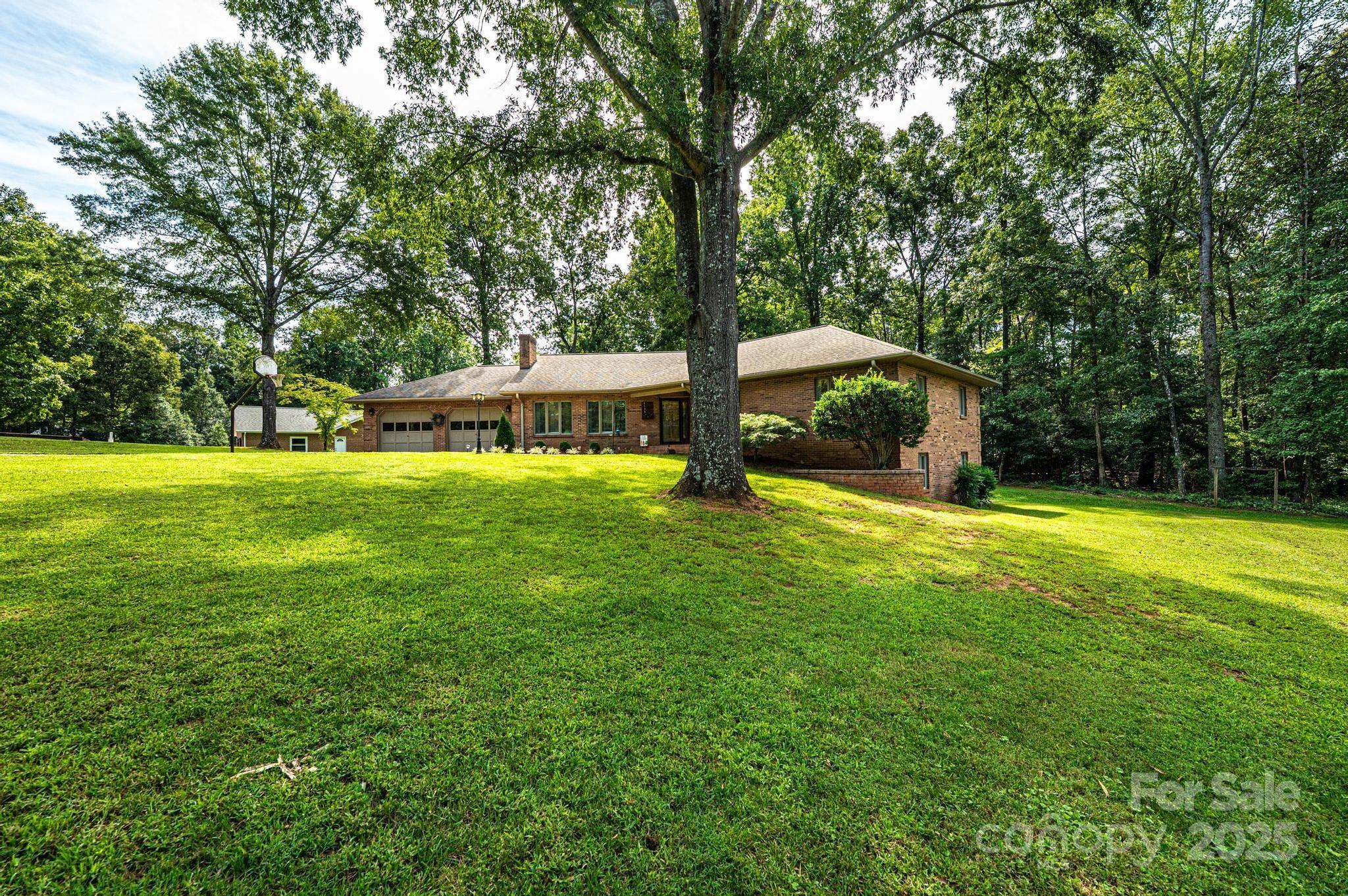 5933 Willowbottom Road