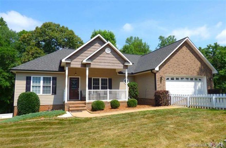 Need space? 4BR/4BA home in Walnut Creek offers 3800+ HSF, 3 levels of living space, and 1.14 acres to roam! Located on quiet cul-de-sac lot w/flowing creek, this stylish home offers new neutral paint, gleaming hardwood floors, and is ready for its new owner! Main lvl features welcoming covered front porch leading into open living room w/vaulted ceiling, gas fireplace, and formal dining area. Spacious kitchen has SS appli, under-cabinet lighting, pantry, breakfast area, and door to rear deck.